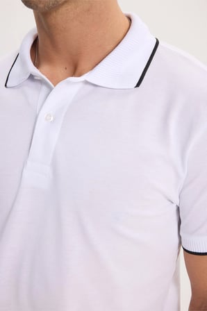 Erkek Regular Fit Rahat Kesim %100 Pamuk Kısa Kollu Çizgi Detaylı Beyaz Polo Yaka Tişört
