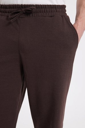 Erkek Kahverengi Pamuklu Baggy Fit Rahat Kesim Beli Bağcıklı Yan Cepli Örme Eşofman Altı