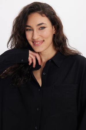 Kadın Oversize Rahat Kesim Uzun Kollu Düz Viskonlu Siyah Gömlek