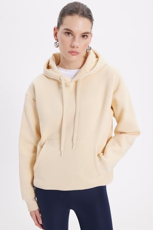 Kadın Oversize Geniş Kesim Pamuklu Yumuşak Dokulu İçi Polarlı Basic Bej Kapüşonlu Sweatshirt