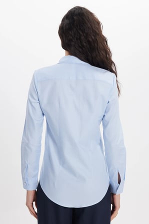 Kadın Slim Fit Dar Kesim %100 Pamuk Spor Yaka Gizli Pat Uzun Kollu Düz Oxford Leke Tutmaz Mavi Gömlek