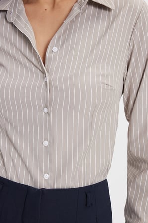 Kadın Slim Fit Dar Kesim Uzun Kollu Çizgili Bej Gömlek