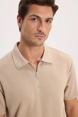 Erkek Regular Fit Rahat Kesim Ekstra Soft Modal Kumaş Kısa Kollu Yarım Fermuarlı Bej Polo Yaka Tişört