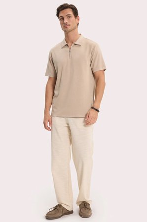 Erkek Regular Fit Rahat Kesim Ekstra Soft Modal Kumaş Kısa Kollu Yarım Fermuarlı Bej Polo Yaka Tişört