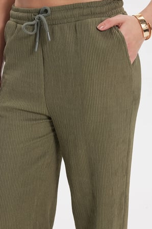Kadın Relax Fit Rahat Kesim Beli Bağcıklı Jakarlı Lastikli Haki Palazzo Pantolon 