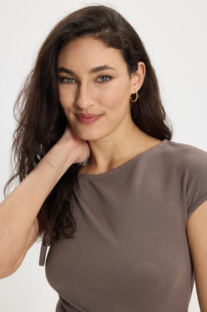 Kadın Slim Fit Dar Kesim Kısa Kollu Kayık Yaka Kahverengi Bluz