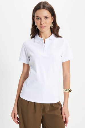 Kadın Slim Fit Dar Kesim %100 Pamuk Polo Yaka Beyaz Pike Tişört 