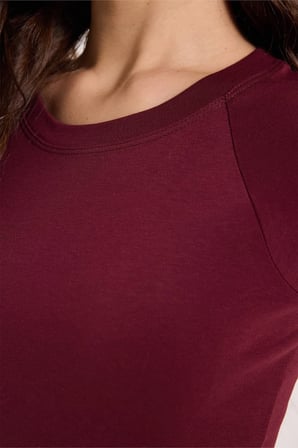 Kadın Slim Fit Dar Kesim Bisiklet Yaka Reglan Kol %100 Pamuk Bordo Tişört Bluz