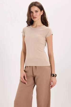 Kadın Slim Fit Dar Kesim Bisiklet Yaka Reglan Kol %100 Pamuk Taş Renk Tişört Bluz