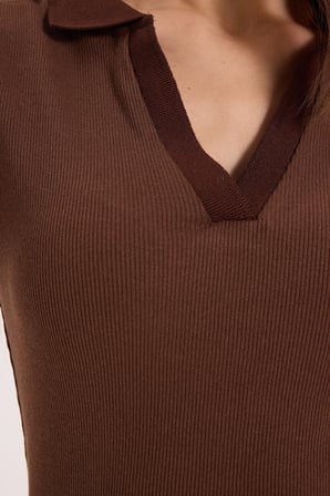 Kadın Slim Fit Dar Kesim Pamuklu Kısa Kollu Kahverengi Polo Yaka Tişört