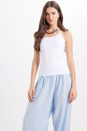 Kadın Slim Fit Dar Kesim Pamuklu Likralı Boyundan Bağlamalı Yumuşak Dokulu Beyaz Bluz 