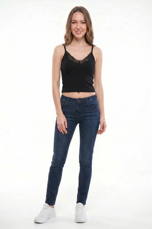 Kadın Slim Fit Dar Kesim  Kolsuz V Yaka Dantel Detaylı Pamuklu Likralı Siyah Crop