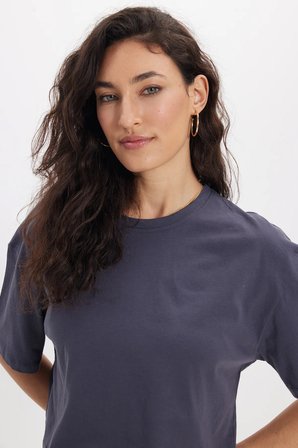Kadın Slim Fit Dar Kesim %100 Pamuk Kısa Kollu Bisiklet Yaka Gri Crop Tişört