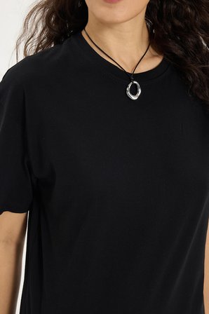 Kadın Slim Fit Dar Kesim %100 Pamuk Kısa Kollu Bisiklet Yaka Siyah Tişört