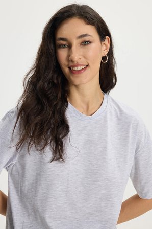 Kadın Slim Fit Dar Kesim %100 Pamuk Kısa Kollu Bisiklet Yaka Açık Gri Tişört