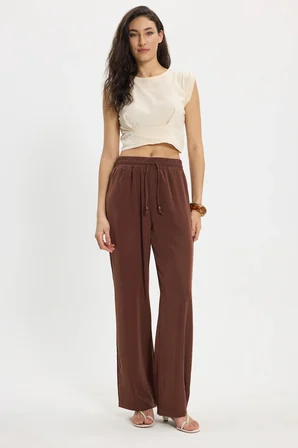 Kadın Slim Fit %100 Pamuk Pileli Yumuşak Doku Bisiklet Yaka Bej Crop Bluz