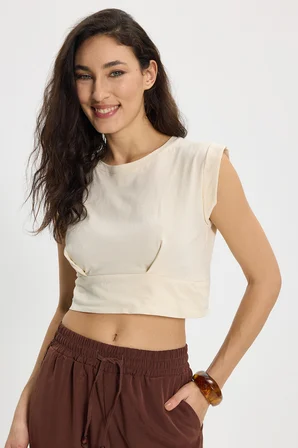 Kadın Slim Fit %100 Pamuk Pileli Yumuşak Doku Bisiklet Yaka Bej Crop Bluz