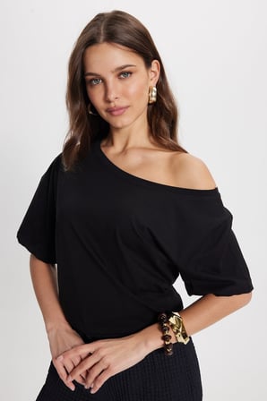 Kadın Slim Fit Dar Kesim %100 Pamuk Kayık Yaka Kısa Kollu Siyah Tişört