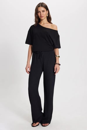 Kadın Slim Fit Dar Kesim %100 Pamuk Kayık Yaka Kısa Kollu Siyah Tişört