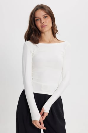 Kadın Slim Fit Dar Kesim Pamuklu Kayık Yaka Uzun Kollu Beyaz Bluz