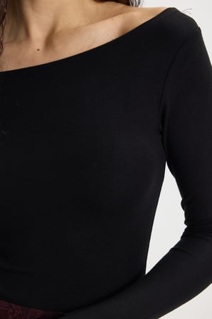 Kadın Slim Fit Dar Kesim Pamuklu Kayık Yaka Uzun Kollu Siyah Bluz