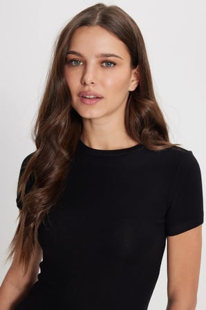 Kadın Slim Fit Dar Kesim Pamuklu Kısa Kollu Bisiklet Yaka Siyah Tişört
