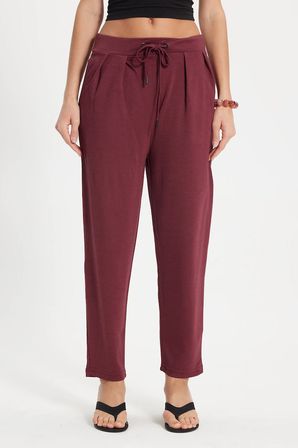 Kadın Regular Fit Klasik Kesim Beli Bağcıklı Pileli Çift Cepli Bordo Pantolon