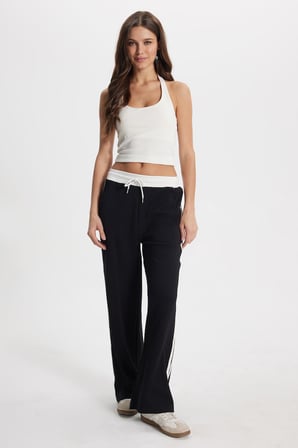 Kadın Relax Fit Rahat Kesim Beli Bağcıklı Lastikli Şerit Detaylı Çift Cepli Siyah Pantolon