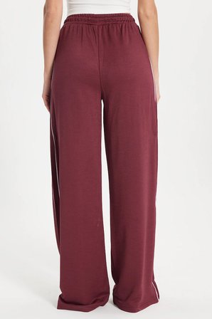 Kadın Relax Fit Rahat Kesim Beli Bağcıklı Lastikli Şerit Detaylı Çift Cepli Bordo Pantolon