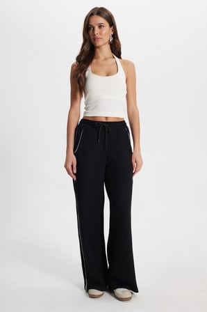 Kadın Relax Fit Rahat Kesim Beli Bağcıklı Lastikli Şerit Detaylı Çift Cepli Siyah Pantolon