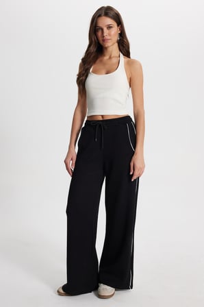 Kadın Relax Fit Rahat Kesim Beli Bağcıklı Lastikli Şerit Detaylı Çift Cepli Siyah Pantolon