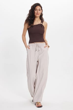 Kadın Relax Fit Rahat Kesim Beli Bağcıklı Lastikli Yumuşak Dokulu Çift Cepli Bej Pantolon