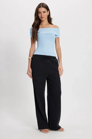 Kadın Slim Fit Dar Kesim Pamuklu Kayık Yaka Kısa Kollu Likralı Mavi Bluz