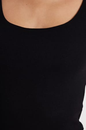 Kadın Slim Fit Dar Kesim Pamuklu Kare Yaka Kısa Kollu Siyah Tişört