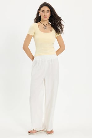 Kadın Slim Fit Dar Kesim Pamuklu Kare Yaka Kısa Kollu Sarı Tişört