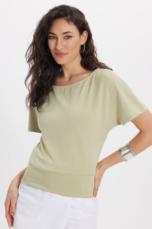Kadın Slim Fit Dar Kesim Kısa Kollu Kayık Yaka Yeşil Tişört