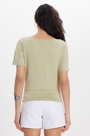 Kadın Slim Fit Dar Kesim Kısa Kollu Kayık Yaka Yeşil Tişört