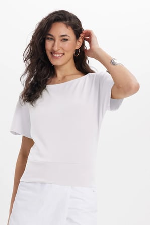 Kadın Slim Fit Dar Kesim Kısa Kollu Kayık Yaka Ekru Tişört