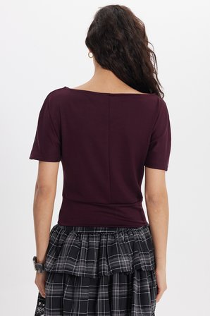 Kadın Slim Fit Dar Kesim Kısa Kollu Kayık Yaka Mürdüm Tişört