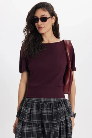 Kadın Slim Fit Dar Kesim Kısa Kollu Kayık Yaka Mürdüm Tişört