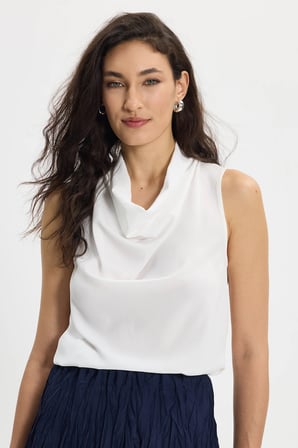 Kadın Slim Fit Dar Kesim Degaje Yaka Kolsuz Ekru Kruvaze Bluz