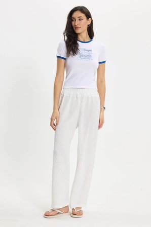 Kadın Slim Fit Dar Kesim %100 Pamuk Bisiklet Yaka Kısa Kollu Baskılı Beyaz Tişört