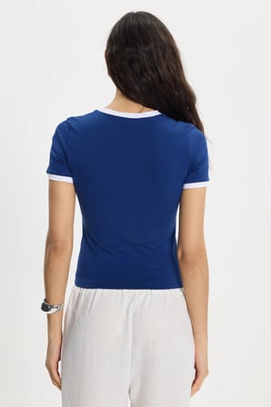 Kadın Slim Fit Dar Kesim %100 Pamuk Bisiklet Yaka Kısa Kollu Baskılı Lacivert Tişört