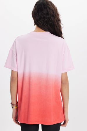 Kadın Slim Fit Dar Kesim %100 Pamuk Bisiklet Yaka Kısa Kollu Baskılı Pembe Tişört