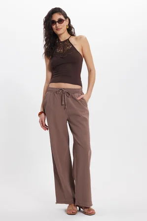 Kadın Slim Fit Dar Kesim Kolsuz Bİsiklet Yaka Dantelli Sırt Detaylı Kahverengi Bluz