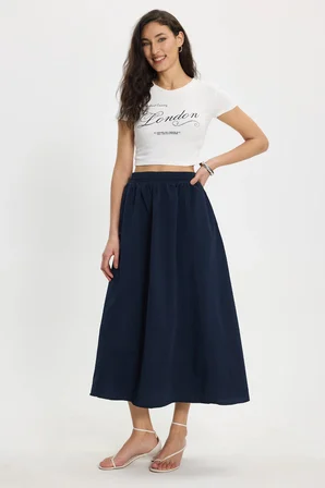 Kadın Slim Fit Dar Kesim %100 Pamuk Bisiklet Yaka Kısa Kollu Baskılı Ekru Crop Tişört