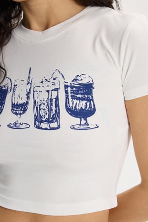 Kadın Slim Fit Dar Kesim %100 Pamuk Bisiklet Yaka Kısa Kollu Baskılı Ekru Crop Tişört