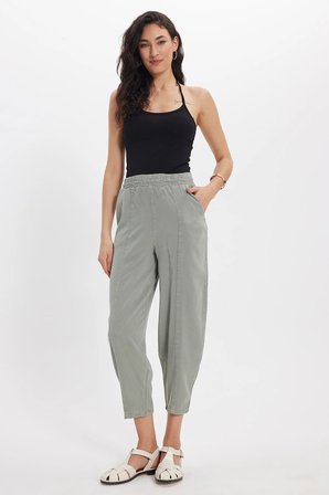 Kadın Relax Fit Rahat Kesim Beli Lastikli Yumuşak Dokulu Çift Cepli Haki Pantolon