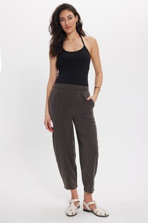 Kadın Relax Fit Rahat Kesim Beli Lastikli Yumuşak Dokulu Çift Cepli Kahverengi Pantolon