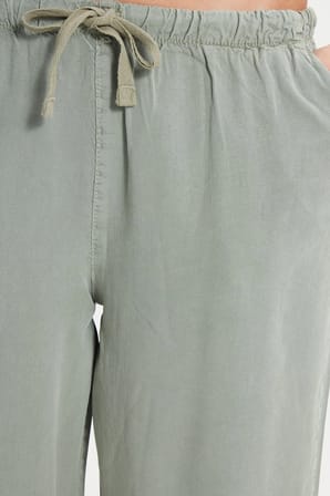 Kadın Relax Fit Rahat Kesim %100 Pamuk Salaş Beli Bağcıklı Lastikli 2 İplik Çift Cepli Haki Pantolon